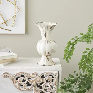 Jarrón de Flores de Hierro y Estaño Hecho a Mano, Diseño Costero Artístico Contemporáneo, Ecológico, para Decoración Sostenible de Lujo - Product Image 1