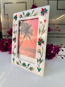 Marco de Fotos de Mármol Hecho a Mano Único con Incrustaciones, Diseño Personalizable para Decoración del Hogar - Product Image 3