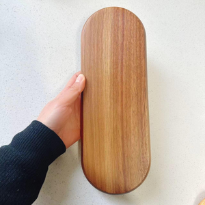 Plateau de service ovale en bois d'acacia naturel, idéal pour la décoration de la maison, en provenance du Vietnam. - Product Image 3