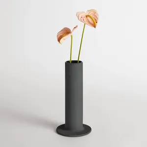 Jarrón de Metal Hecho a Mano de Tendencia Mundial para el Mercado de Exportación, Jarrón de Metal Moderno y Alto para Piso, Jarrón de Flores para Interiores - Product Image 1