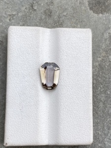 Tanzanite naturelle, taille fantaisie en forme de bouclier, avec couleur biologique et de bonne qualité pour la joaillerie, Zoisite Tanzanite naturelle 2,41 carats. - Product Image 4