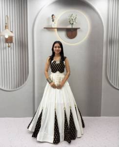 Conjunto de Lehenga Tradicional para Boda India, Blanco y Negro, de Algodón, Largo hasta el Suelo, Corte Regular, Vestido Étnico para Mujer, Estilo India Pakistán - Product Image 2