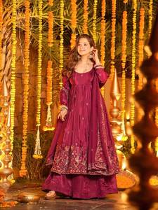 Ramdev Trading Nouveau costume Anarkali de créateur, style moderne et élégant, pour mariage, fête et Diwali, en faux Georgette à séchage rapide, toutes saisons - Product Image 3