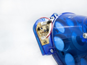 ช่องใส่เหรียญและตัวดันเหรียญ FUNTIME FT-CH สีน้ำเงิน ทำจากพลาสติกและโลหะ สำหรับตู้จำหน่ายสินค้าอัตโนมัติและเกมส์ 110/220V ปลั๊กแบบ US สำหรับศูนย์เกมส์ - Product Image 2