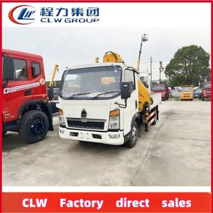 Camión grúa <span class=keywords><strong>de</strong></span> 5 toneladas montado en camión pequeño HOWO nuevo manual diésel Euro 3 estándar <span class=keywords><strong>de</strong></span> emisión con precio <span class=keywords><strong>de</strong></span> grúa <span class=keywords><strong>de</strong></span> pluma articulada - Product Image 3