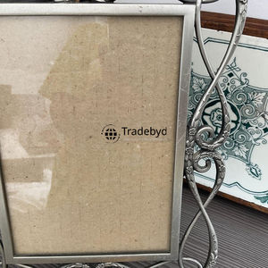 Elegante Marco de Fotos Metálico de Lujo para Mesa, Exhibición de Imágenes Decorativa de Tradebyd - Product Image 5