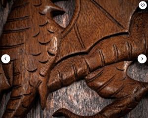 Sculpture de dragon en bois avec détails fins, statue de dragon sculptée à la main en gros, décoration de dragon en bois de qualité supérieure pour le salon - Product Image 5