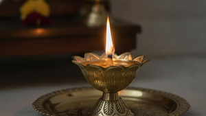 Lampe Diya en laiton pour la Puja, décoration d'intérieur, Diya traditionnelle pour la prière hindoue, temple, autel, méditation, culte spirituel, festival - Product Image 2