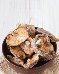 HONGOS SHIITAKE SECOS DE GRADO A PARA SERVICIO DE ALIMENTACIÓN - Product Image 1
