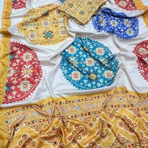 Sari en soie crêpe de qualité supérieure avec imprimé numérique Patola, travail miroir et chemisier non cousu assorti, prix de gros par Royal Export - Product Image 5