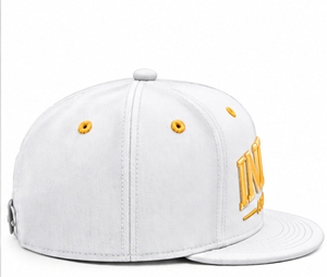 Gorra Snapback Blanca de 6 Paneles con Bordado de Letras Gold Index Apparel, Gorra de Hip Hop Unisex de Algodón - Product Image 3