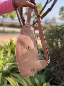 Nuevo Bolso de Hombro de Cuero Vacuno, Elegante y Moderno, Bolso de Viaje con Pelo de Vaca, Fácil de Llevar, Cinturón Portamonedas - Product Image 6