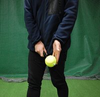 Entrenador de dedo giratorio de softball para interior