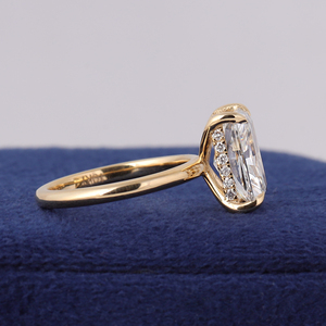 Bague de fiançailles en diamant radiant allongé de 3 carats, or jaune 14 carats - Product Image 2