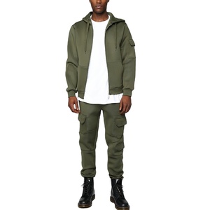 Survêtement de sport pour hommes personnalisé avec votre propre conception Survêtement de course pour hommes avec grandes poches cargo 2026 - Product Image 2