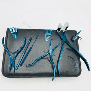 เครื่องมือต่อผมระดับมืออาชีพ ทำจากเหล็กกล้าไร้สนิมเกรดผ่าตัด พร้อมคีมและเข็มแบบวงแหวน C ใช้ซ้ำได้  รับผลิตตามแบบส่วนตัว - Product Image 1