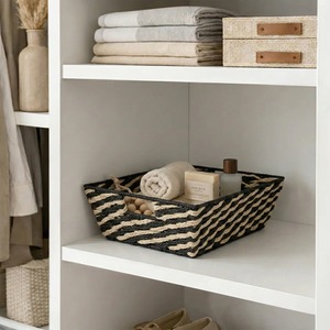 ตะกร้าสานจากหญ้าทะเลลายทางสีดำ ตะกร้าเก็บของทำมือ ขายส่ง เป็นมิตรกับสิ่งแวดล้อม ผลิตในเวียดนาม - Product Image 2