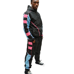 Ensemble de survêtement réfléchissant haute qualité pour homme : veste coupe-vent et pantalon imperméable, style streetwear, vente en gros - Product Image 4