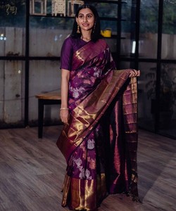 Purple Silk Saree With Gold Border Traditional Indian Wedding Wear Women's <b>Floor</b>-Length Sari Regular Fit All Seasons - Product Image 1