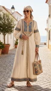 Robe longue bohème à col en V avec broderie en dentelle, manches trois quarts, coupe classique, taille naturelle, écologique, décontractée et élégante en coton pour l'été - Product Image 2