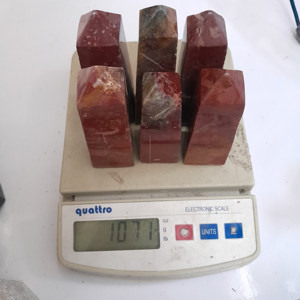 Tour de jaspe rouge d'Indonésie naturelle de haute qualité en gros Taille 95mm Pierres précieuses Artisanat Cristal de guérison - Product Image 4