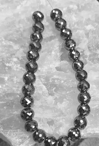 Cuentas de diamante moissanita negras de 10.50 mm, hechas a mano, corte AAA, facetadas, para la elaboración de joyería. - Product Image 1