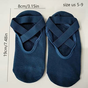 Chaussettes de sport antidérapantes en coton extensible respirant et confortable pour yoga, pilates et fitness, idéales pour l'entraînement en intérieur - Product Image 6