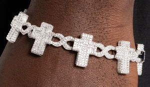 Pulsera de Eslabones Cubanos de Plata de Ley 925 de 8 mm y 7.5 Pulgadas con Diamantes Naturales de Calidad VVS1, Estilo Hip Hop, Personalizada y Certificada - Product Image 3