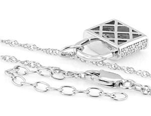 Collar Minimalista de Lujo con Colgante de Moissanita con Diseño de Candado Único, Certificado, en Plata de Ley con Baño de Oro Blanco de 14K, Ajustable - Product Image 4