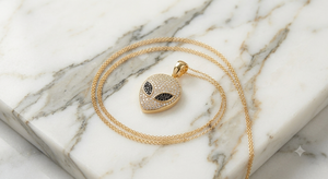 Collar con Colgante de Diamantes Naturales con Diseño de Cara de Extraterrestre, en Oro Sólido de 10K, Joyería Fina Moderna y Única, Personalizable, para Cumpleaños y Fiestas de Halloween - Product Image 3