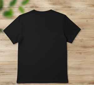 Camiseta gráfica Elite Freedom Flight – Algodón premium color castaño, con detallada silueta de águila en vuelo - Product Image 2