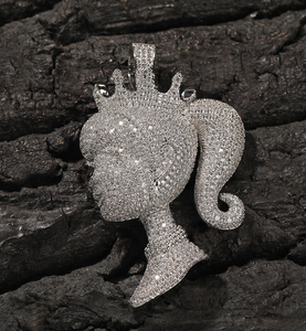 Pendentif Jésus personnalisé en argent 925 avec moissanite VVS de luxe 3D sertie clos, testée au diamant, certifiée IGI - Product Image 1