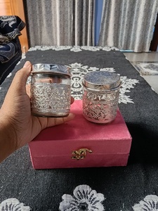 Juego de 2 Frascos de Vidrio Plateados de Lujo con Caja de Regalo de Terciopelo para Frutos Secos, Mukhwas, Refrescante Bucal, Decoración de Mesa - Product Image 1