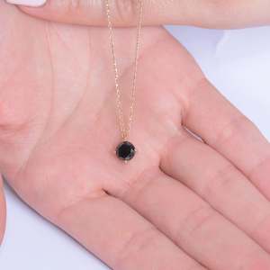 Colgante Solitario Negro, Delicado, de Plata de Ley 925 con Baño de Oro de 14K, Certificado, Regalo para Ella - Product Image 3