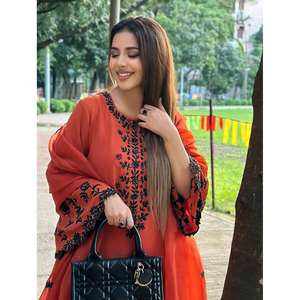 Ensemble fantaisie haut-bas et Dupatta avec broderie de fil et de paillettes taille de travail XL - Product Image 2