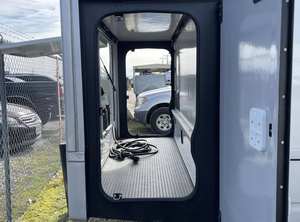 Autocaravana 4x4 con Refrigerador para Acampar en Camioneta - Product Image 4