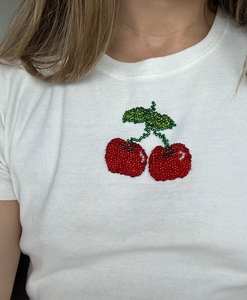 T-shirt blanc personnalisé pour femme avec perles mobiles double face faites à la main – Fabrication de qualité supérieure – Cadeau idéal pour femme - Product Image 4