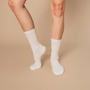 Chaussettes courtes pour hommes, unies, respirantes, tricotées, écologiques, séchage rapide, polyester et élasthanne, pour sports d'été, coupe standard - Product Image 3