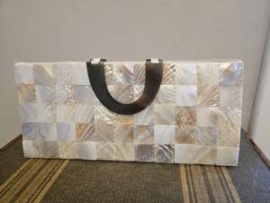 Bolso de Mano de Alta Calidad Personalizable con Incrustaciones de Madreperla, Estilo Vintage, Impermeable, para Uso Diario, con Detalles Metálicos - Product Image 3