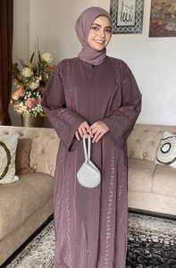 อาบายะสีม่วงปักลาย น้ำหนักเบา ระบายอากาศได้ดี สไตล์วินเทจ คอสูง แขนยาว ทรงแม็กซี่ เรียบร้อย สไตล์ตะวันออกกลาง ผ้าฝ้าย สำหรับใส่ทุกวัน - Product Image 1