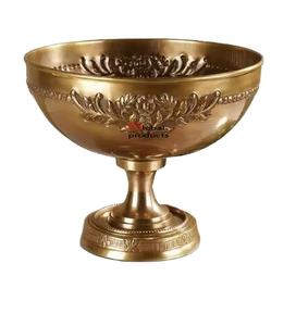 Tazón de tuerca de acero inoxidable con acabado dorado de aspecto clásico para restaurante y bar de hotel - Product Image 1