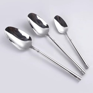 Ensemble de couverts personnalisés de créateur, les plus vendus, finition argentée, pour les cérémonies de mariage et les fêtes, objet décoratif - Product Image 3