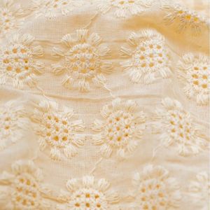 Tissu en coton de qualité supérieure avec bordure Schiffli, dentelle brodée, matière pour robe femme, Kurti, vêtements africains, textile d'exportation - Product Image 3