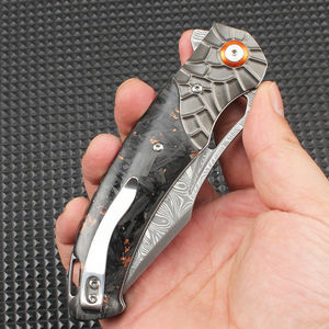 Cuchillo de Caza de Acero de Damasco de Alta Calidad con Mango de Madera Pakka, Cuchillo Versátil para Aventuras al Aire Libre - Product Image 3