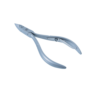 BISONS - Cortacutículas Profesional de Acero Inoxidable, Tijeras para Manicura, Cortacutículas, Herramienta para Eliminar Piel Muerta - Product Image 4