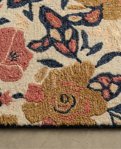 Alfombra de Lana Premium Hecha a Mano en India, Color Rosa Marfil y Azul Marino, con Diseño Floral y Botánico para Sala de Estar - Product Image 5