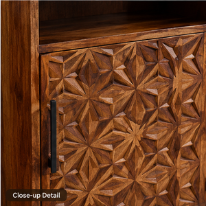 Gabinete de Madera Hecho a Mano de Estilo Moderno de Mediados de Siglo con Puerta Geométrica Tallada y Estantes Abiertos - Product Image 5
