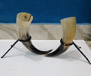Cuerno para beber vikingo de la mejor calidad pulido con soporte de hierro para uso en el hogar o el hotel de bodas con forma de tamaño personalizado y grabado - Product Image 4