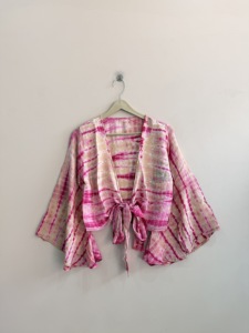 Blusa de seda al por mayor para mujer, 100% seda crepé, top retro de playa con efecto tie-dye y lazo frontal, top cruzado de seda. - Product Image 1