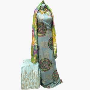 Châle multicolore de luxe pour mariage, motif floral rose surdimensionné et feuilles métalliques, jaune doré Fransawi Dirac - Product Image 5